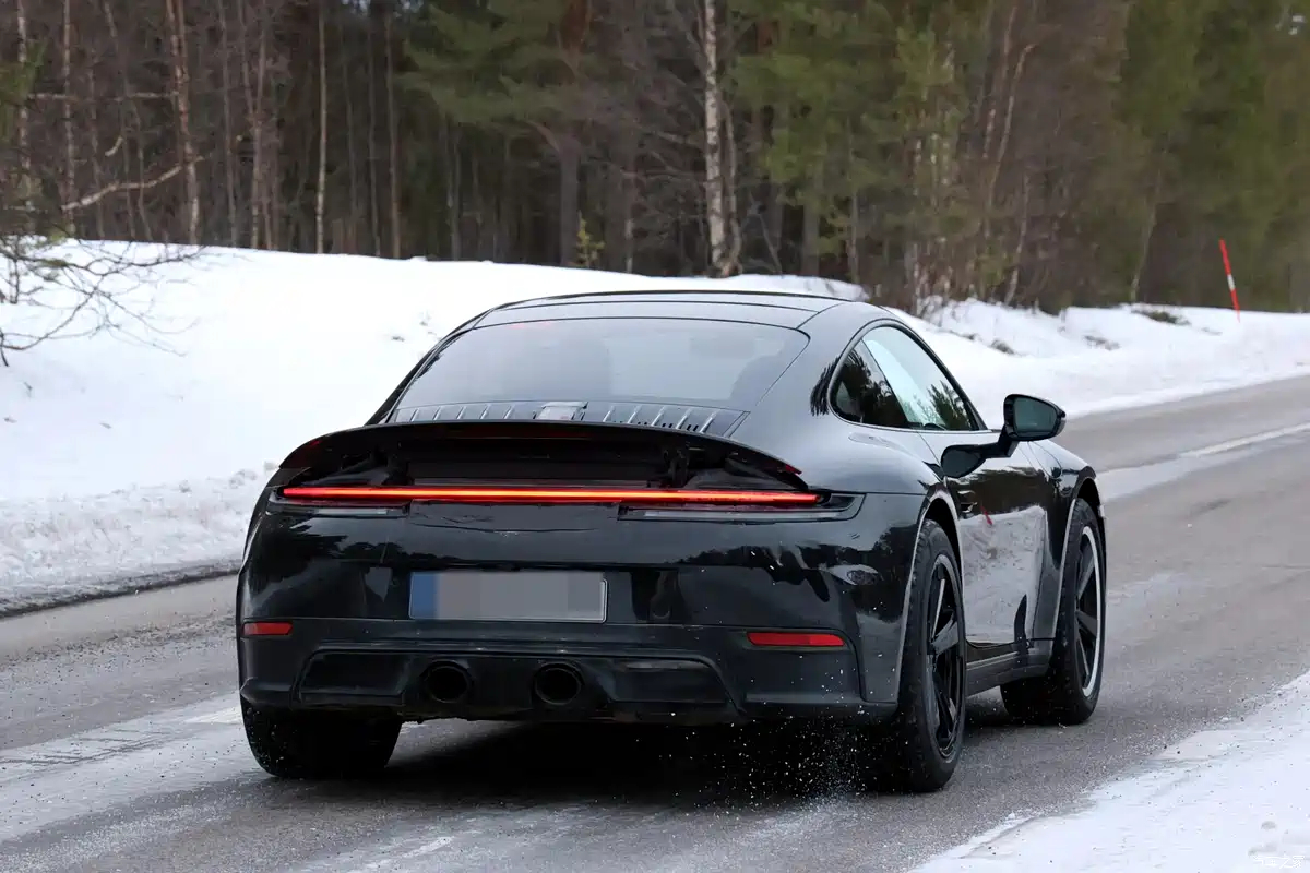 新车 992.2的保时捷911Dakar也要来了，如果以后Dakar成为一个标准