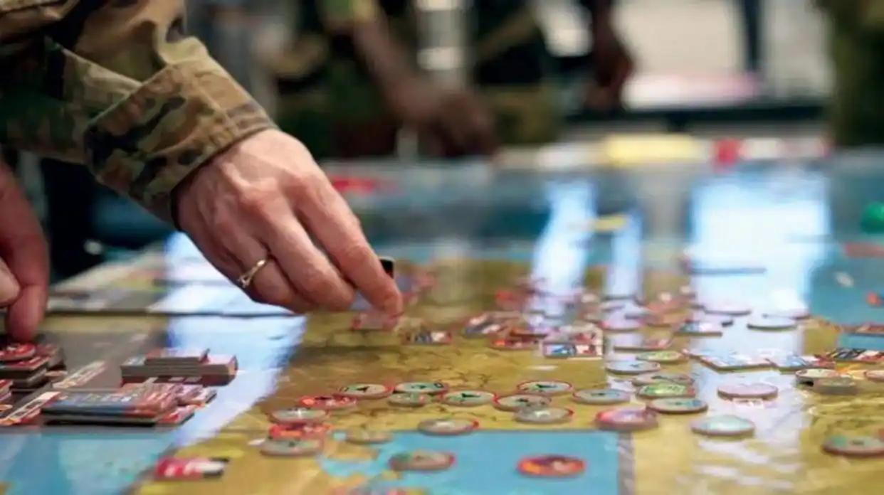 美国战略圈里，有位资深专家的警告说：中国似乎养成了一个危险的坏习惯，那就是低估了