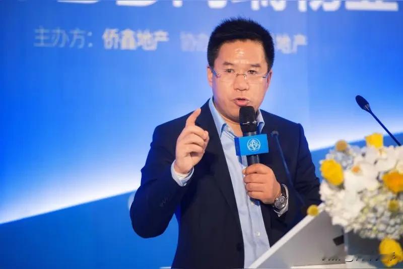 马光远是有良知却缺乏专业深度的经济学者——
 
马光远算得上是一位保有良心的经济