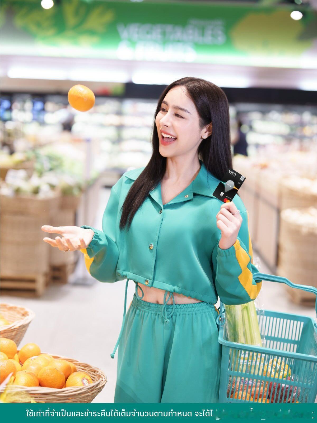 punpreedee 女鹅IG更新！lotus💳拍新的宣传图了诶