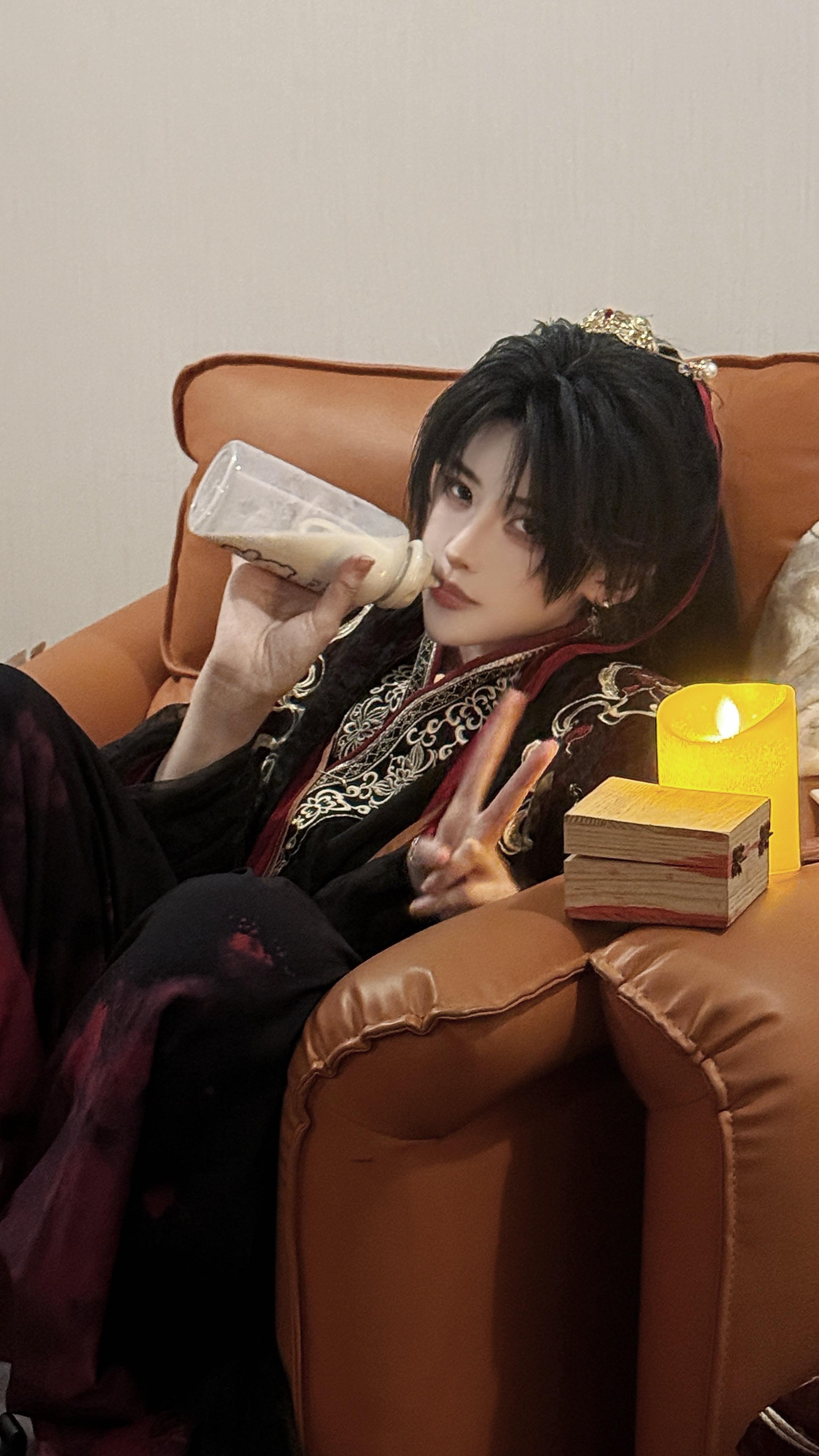 朕是大皇帝！    朕就是天命所归紫薇帝星！朕即是天！