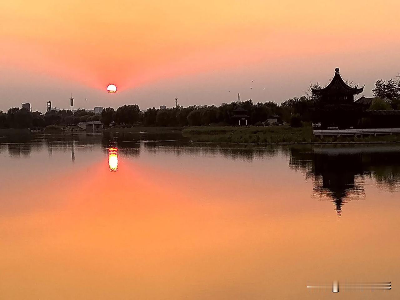 #分享一张夕阳余晖照片#