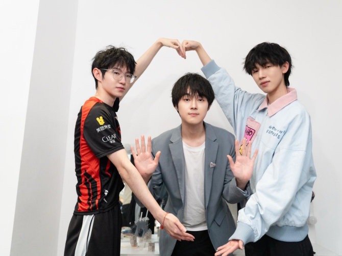#一诺阿豆梦岚又在干嘛#三位也是合照上了[求关注] ​​​