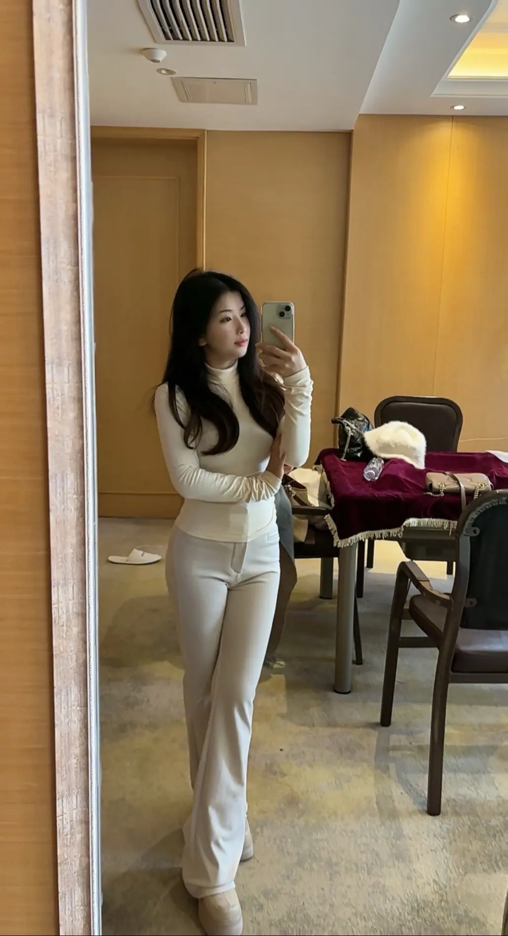 多年后终于理解 人不可能同时拥有青春和对青春的感受 欲买桂花同载酒 终...