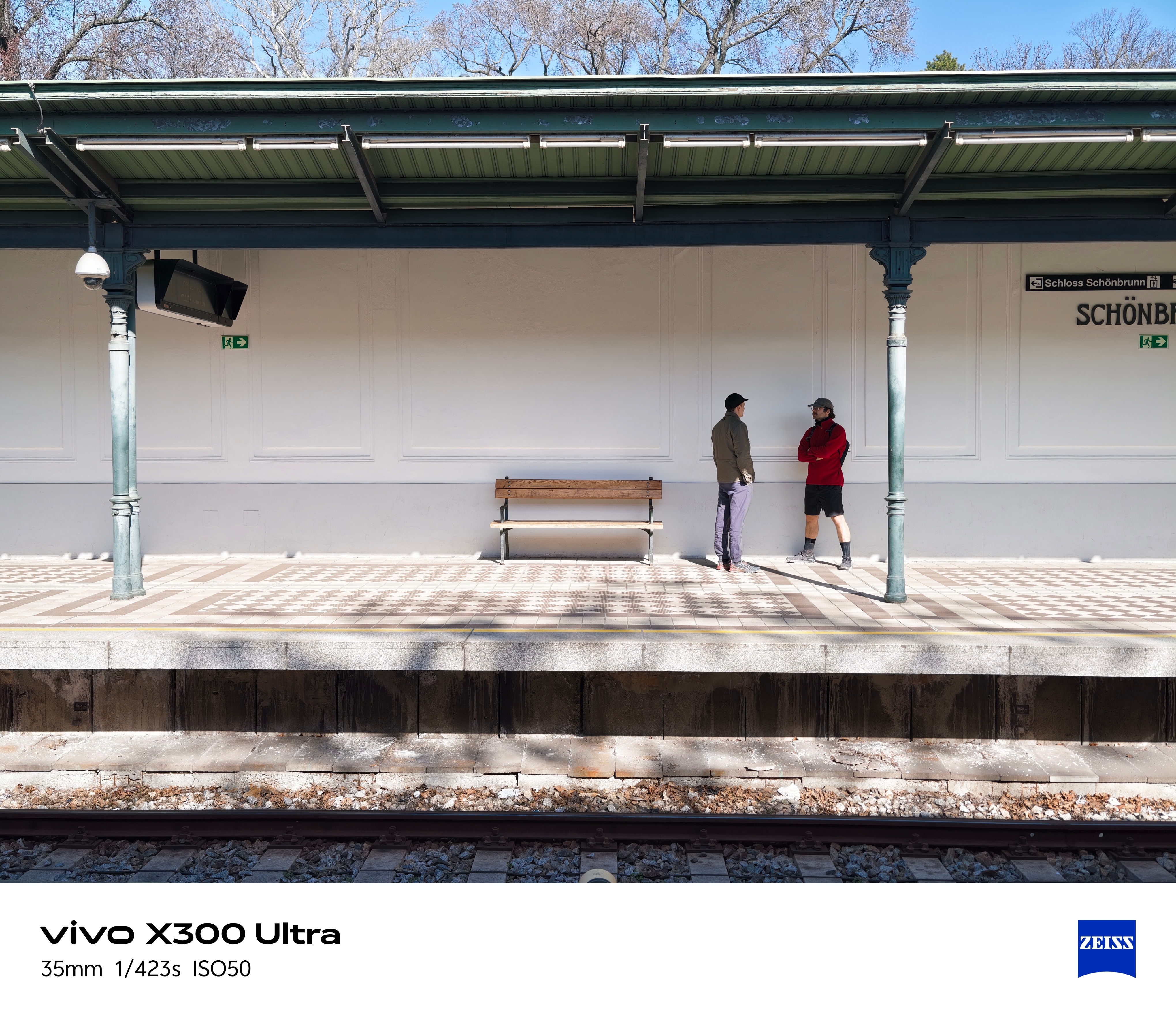 蓝厂在影像这块，下的功夫真的很足，也解决了不少痛点。就比如说平时出去玩，想要用手