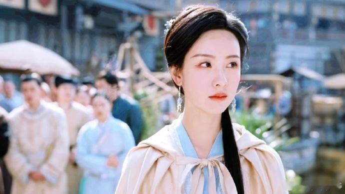陈都灵演出了侠女的当代性陈都灵把冯衡的复杂性演绎得淋漓尽致，温柔外表下藏着的是不