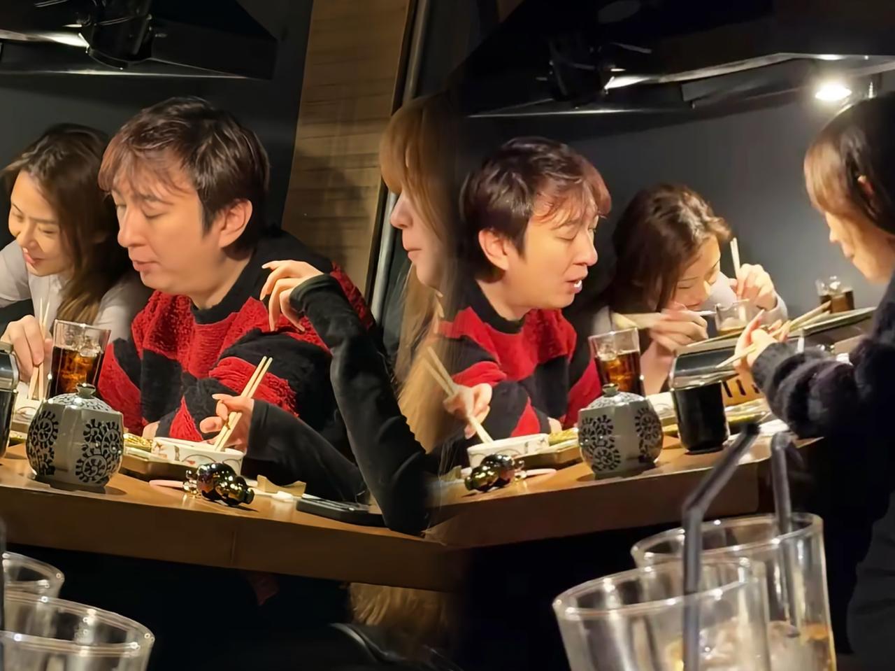 王思聪又上热搜啦
这次是在日本酒居屋撸串被拍。37岁的他看着胖了不少，颜值回归普