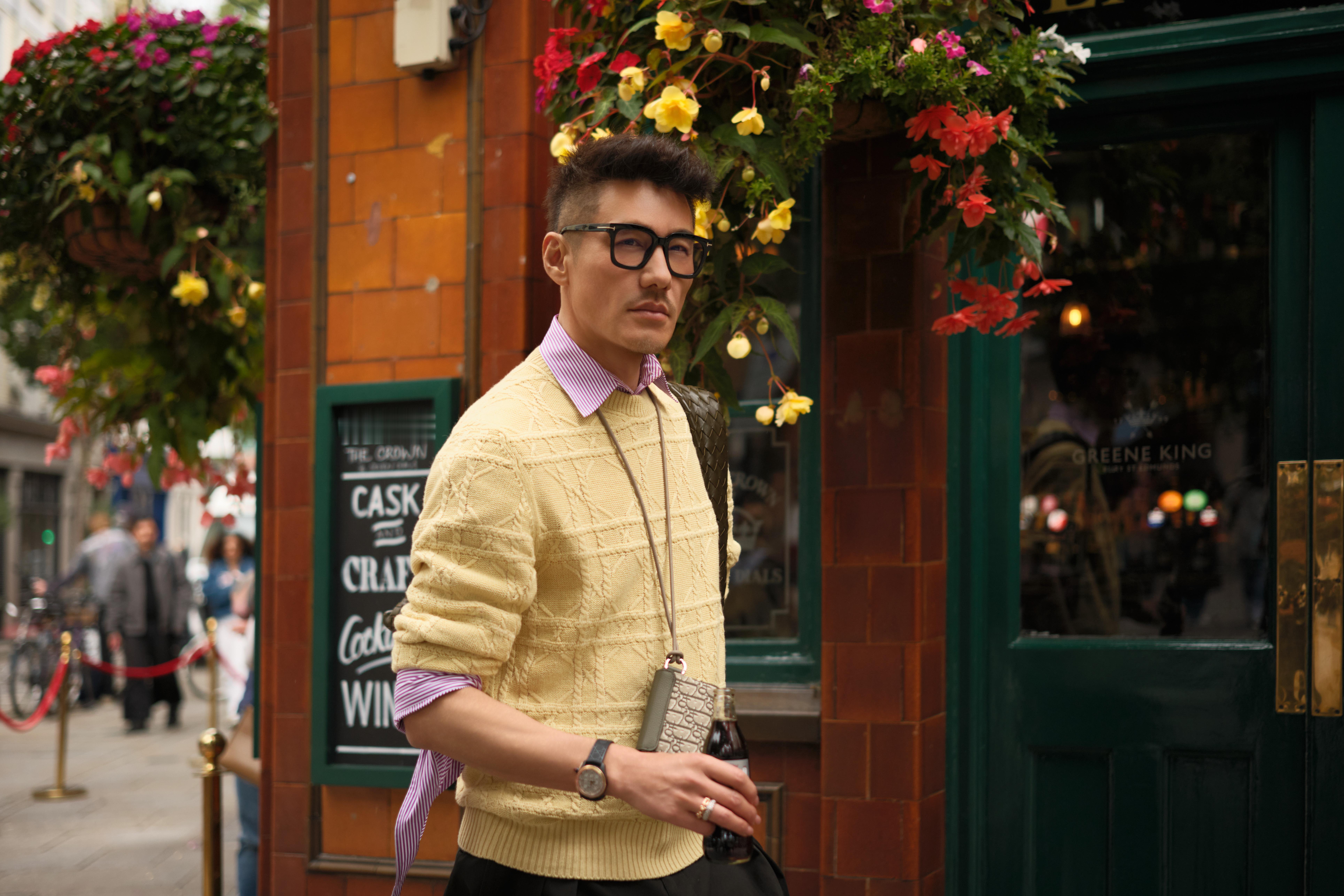 胡兵绅士的时钟收官发文胡兵收官文反差感绝了！说《绅士的时钟》落地心里暖，转头就强