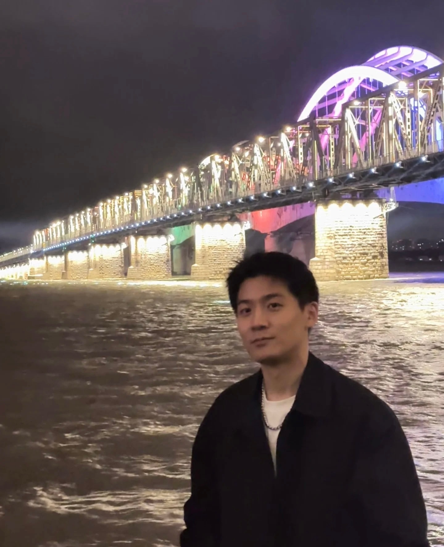 #恋综在哪搜罗这么帅的恋爱脑#《我们恋爱吧》的周轩宇，颜值与深情并存，帅气的恋爱
