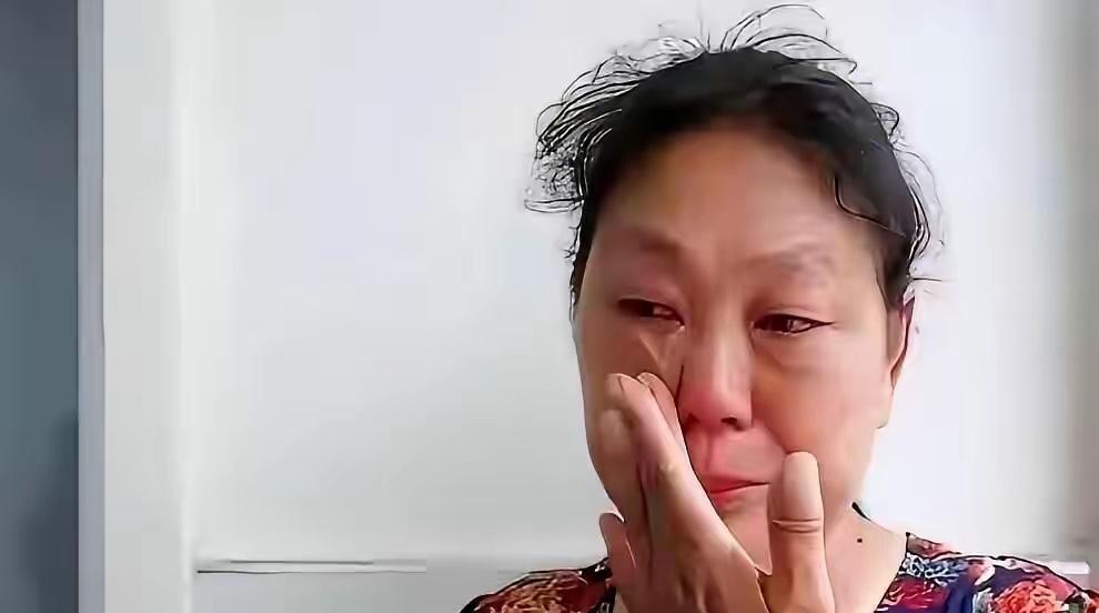 亲妈一张嘴，直接把儿子的“金饭碗”给端了。上海这位阿姨估计没想到，自己在五百人大