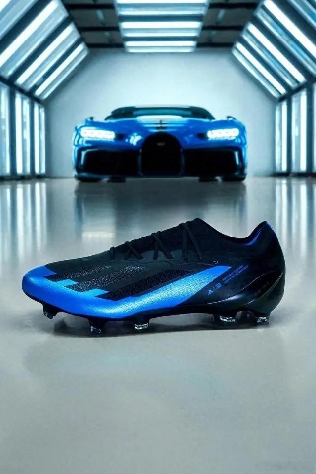 #enzo碎钞机##大v聊车# 【adidas x BUGATTI：穿着它踢球不