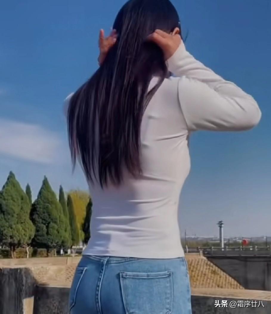 决定一个人能走多远，
就看你能否守住本心。
在平凡中坚守，在岁月里成长，
若没有