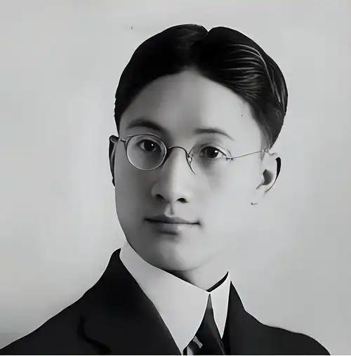 公知们聊起民国大师来，那真叫一个无脑艳羡，无脑追捧。

有人回忆写下“悄悄的我走