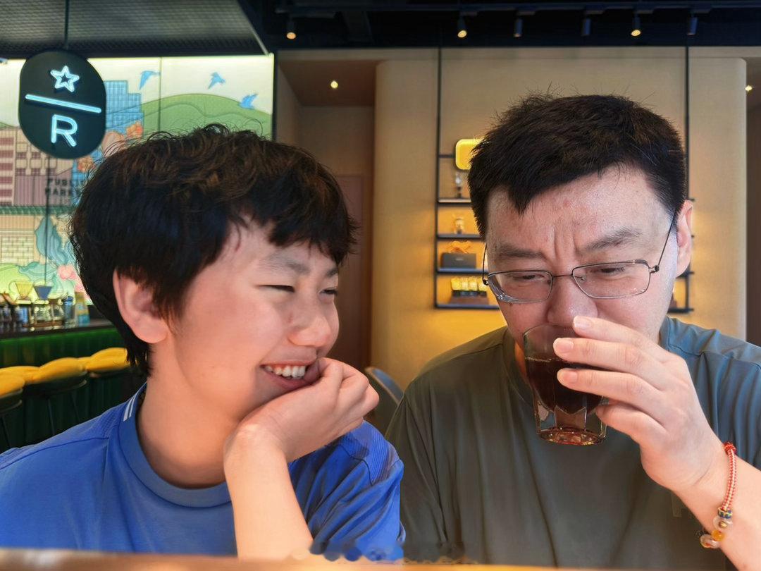 吉祥两个小时篮球 儿子在星巴克上线上化学课青岛周六 青岛·海信玺悦汇
