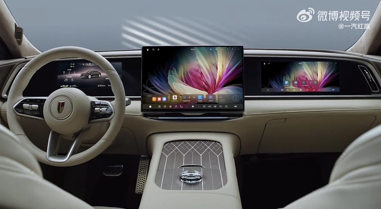 今年4月，华为乾崑技术大会上官宣全新红旗H9，第二天北京车展亮相。这次合作让过去