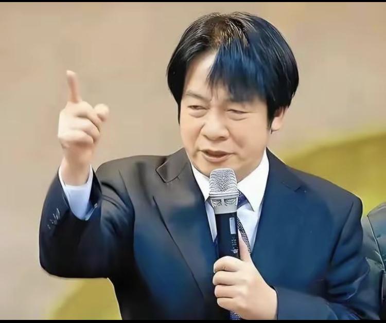 岛内弹劾赖清德浪潮起，600万人联署炸屏

蓝白阵营联手弹劾赖清德，导火索是他拒