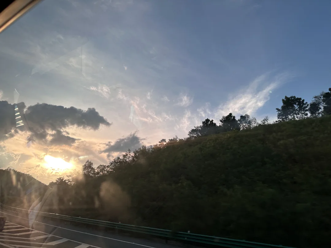 不要害怕自己在别人心中的名声，只要是能够让你觉得舒服的事情，你就积极去...