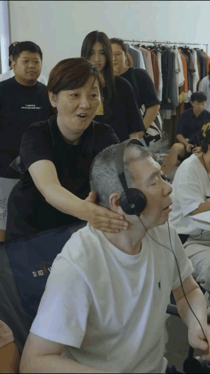 冯小刚徐帆，私下夫妻真实相处关系曝光！

7月29日，冯小刚突然高调晒出了一家三