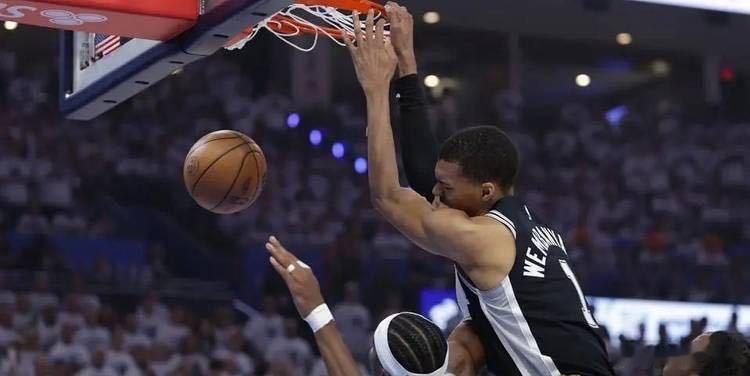 NBA季后赛名场面雷霆特殊待遇争议这场G6的剧本，彻底点燃了球迷的讨论。雷霆在主