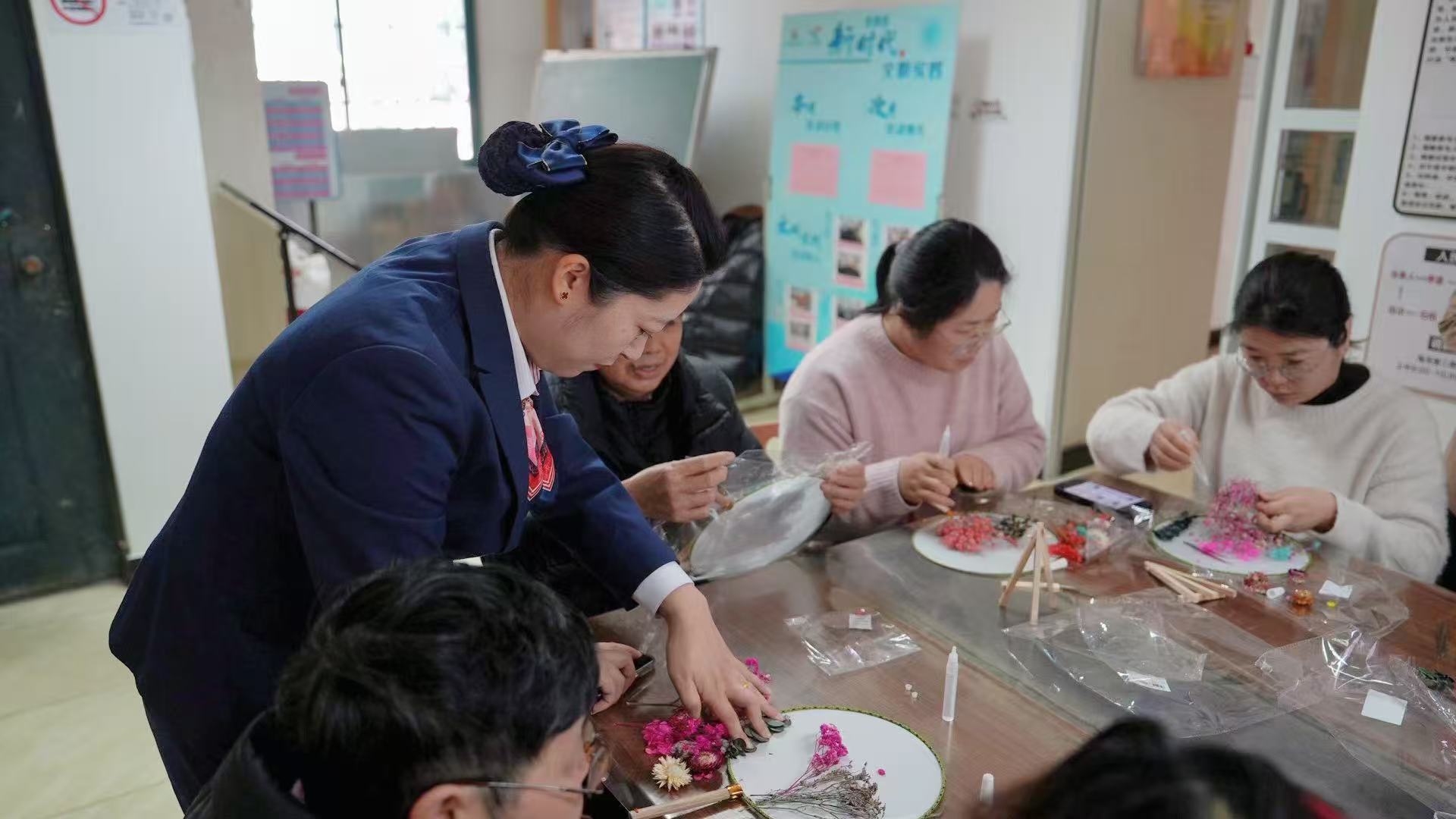 3月参加了上海联通的客户日活动，和朋友们一起制作手工，上海联通的小姐姐好友善，喜