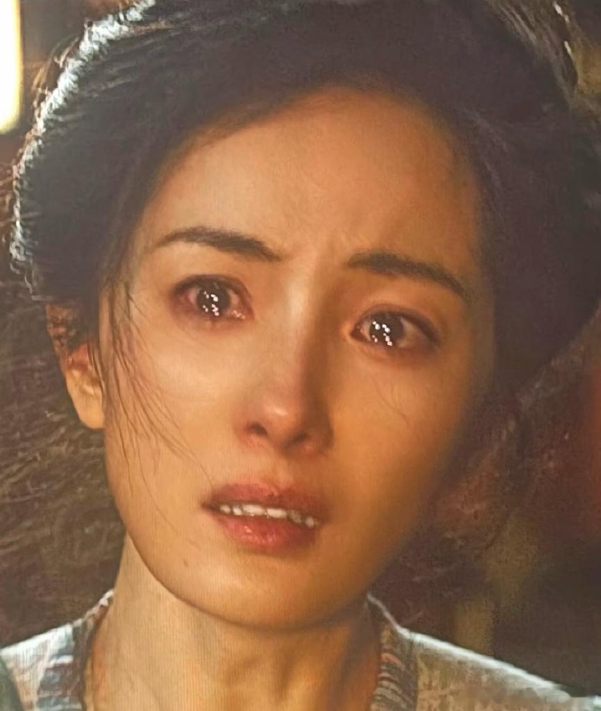 杨幂85一姐，来势汹汹!       静待🌸开!————24金鹰观喜提名26金
