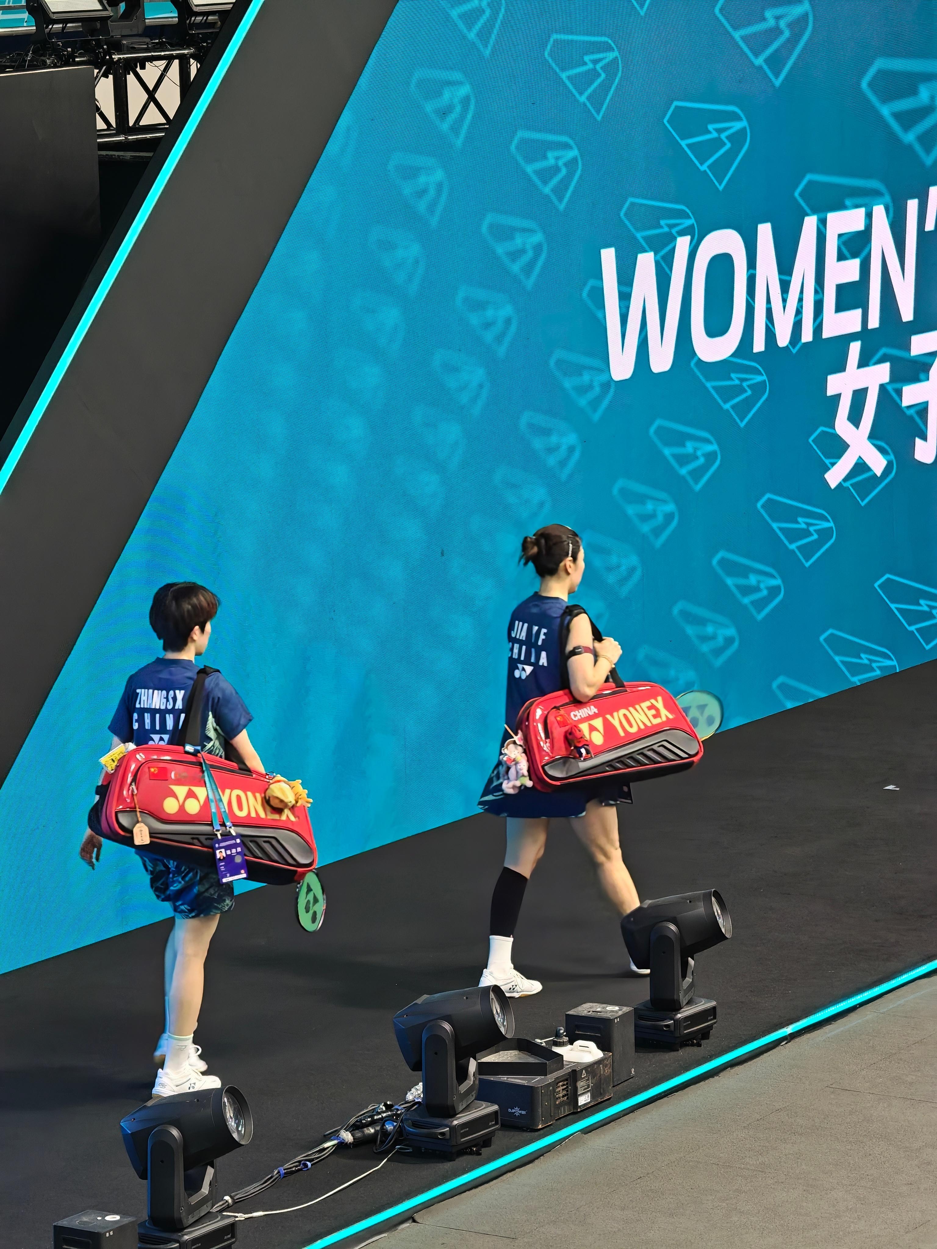马上开始：贾一凡/张殊贤🇨🇳 vs 🇭🇰杨雅婷/杨霈霖贾一凡张殊贤vs杨