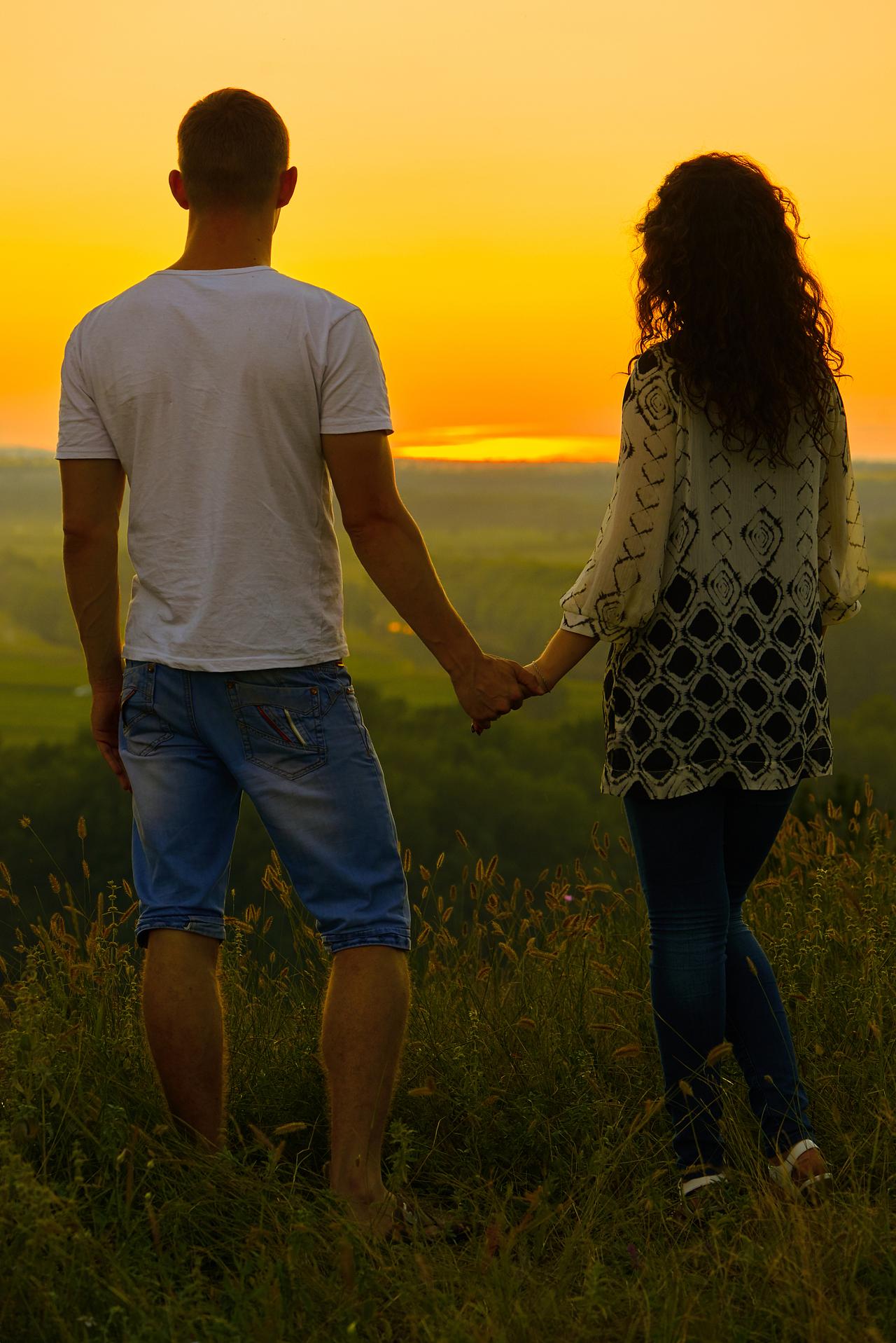 湖北一位长相平平的女子本不想相亲。于是便穿的很土气，也懒得打扮，就急冲冲去相亲了