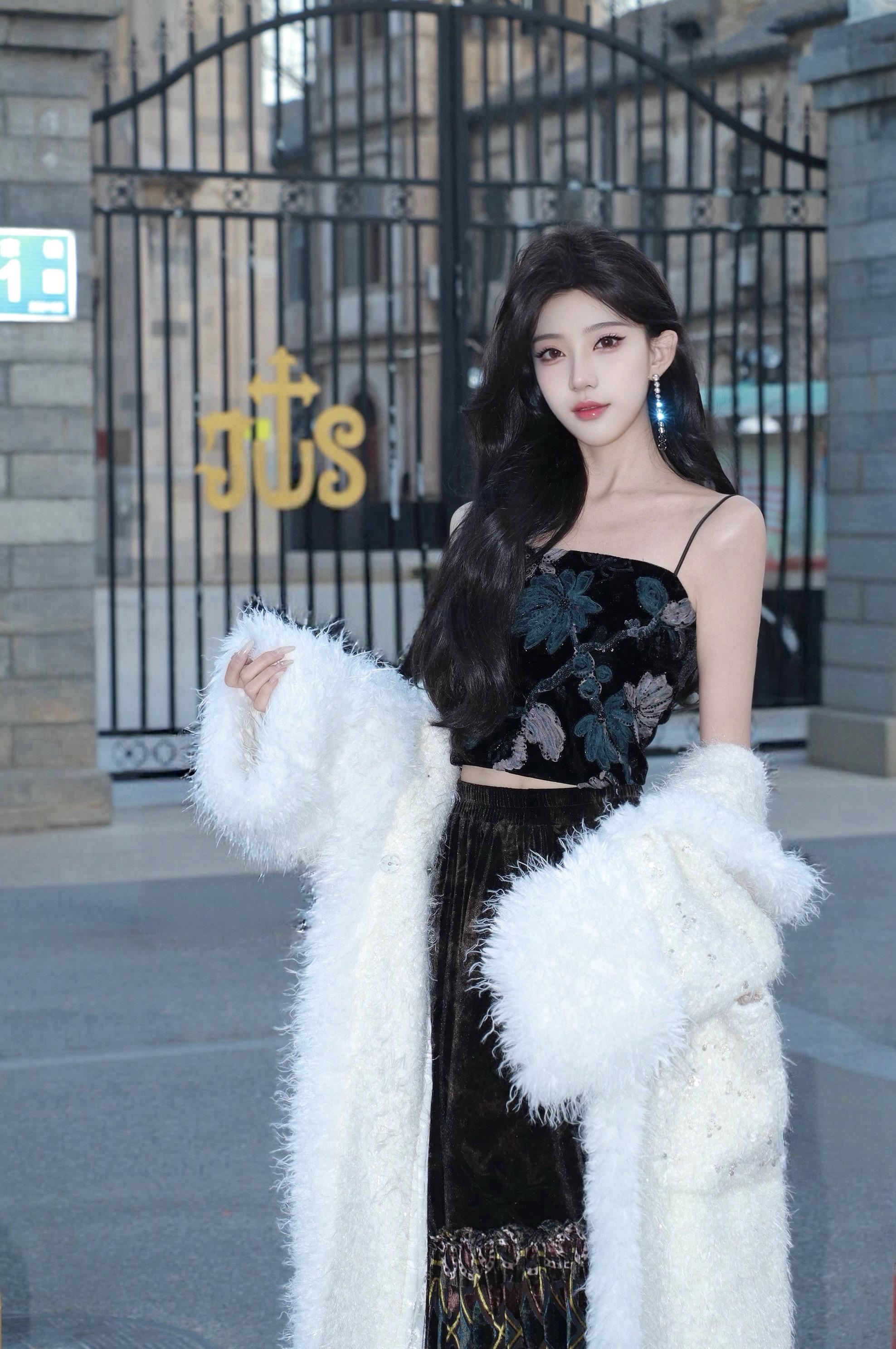 不知道 我的身材很曼妙
