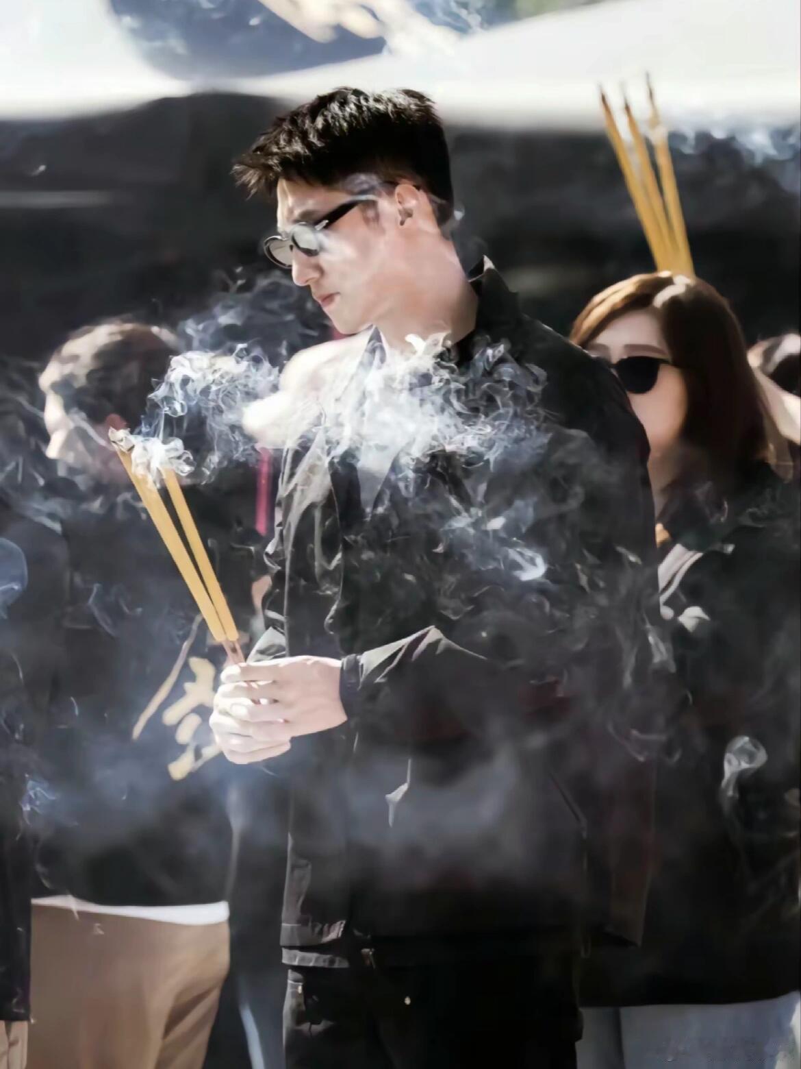 当明星在澡堂遇到粉丝潜水不好笑就露宿街头 真的要被这期节目笑晕，澡堂子果然是内娱