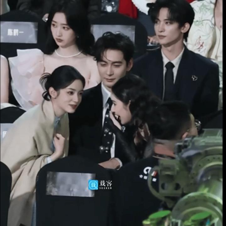 太好笑了。。陈星旭：那我走？周也王玉雯：不用不用（按回去星光大赏内场