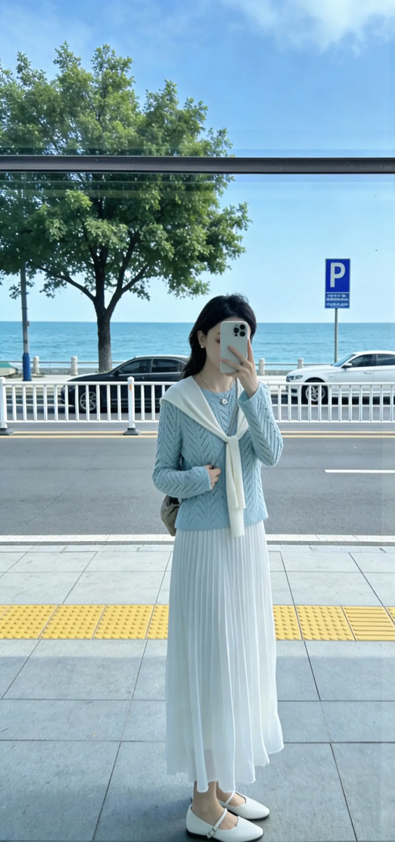 亲爱的女孩 靠自己的能力站起来 靠自己双手吃饭 靠自己的眼睛看世界 就...