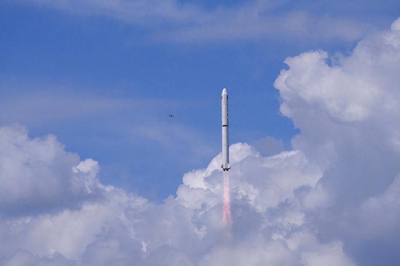 8月17日，中国长征二号丙火箭在太原卫星发射中心成功将阿联酋SEO对地观测卫星送