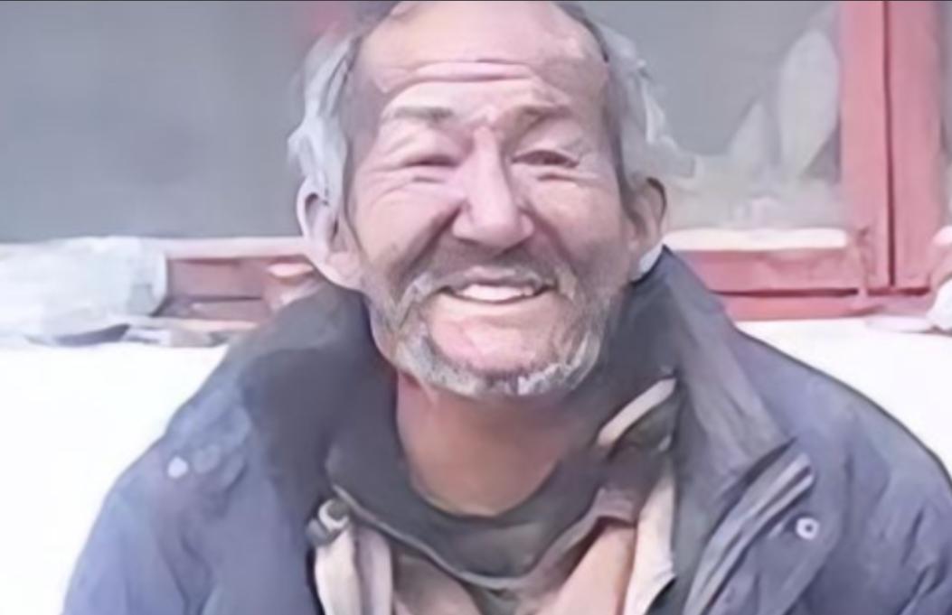 1992,北京一流浪汉因无暂住证被送进收容所，填写籍贯时警察瞬间呆住："您就是大