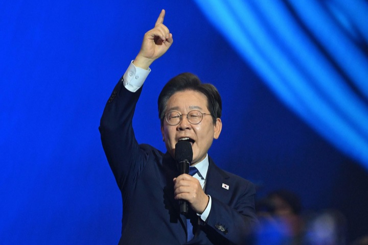 【#李在明涉嫌违反选举法案发回重审#】据韩联社5月1日报道，韩国大法院（最高法院