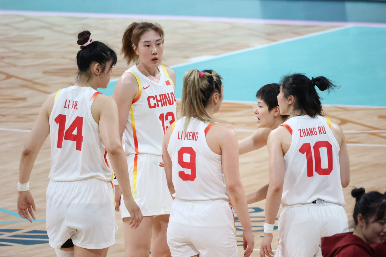 #中国女篮vs波多黎各女篮#40-29，中国队半场依旧保持领先 ​​​
