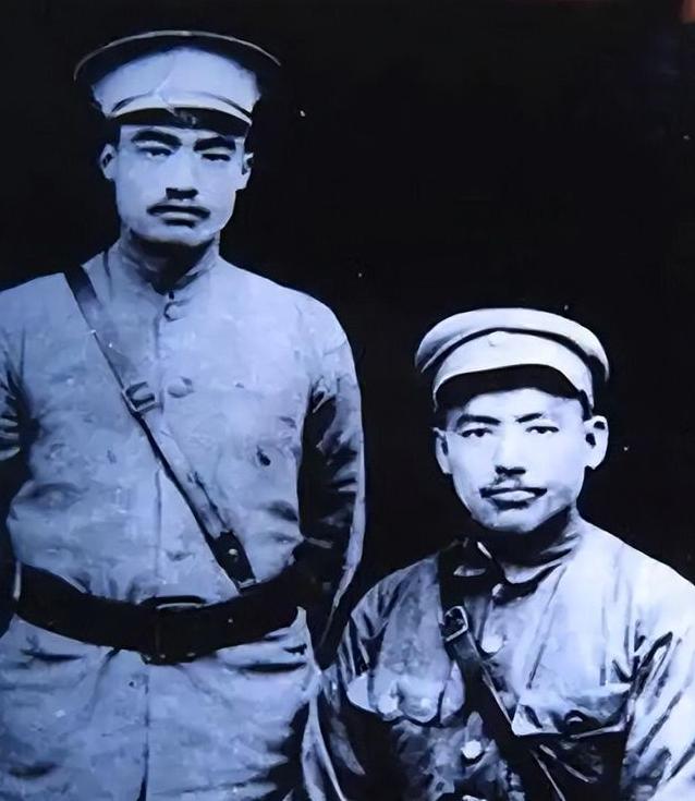 1944年，马步青被免去官职后回到河州老家，专门去看望叔父马麟，见面后他开始抱怨