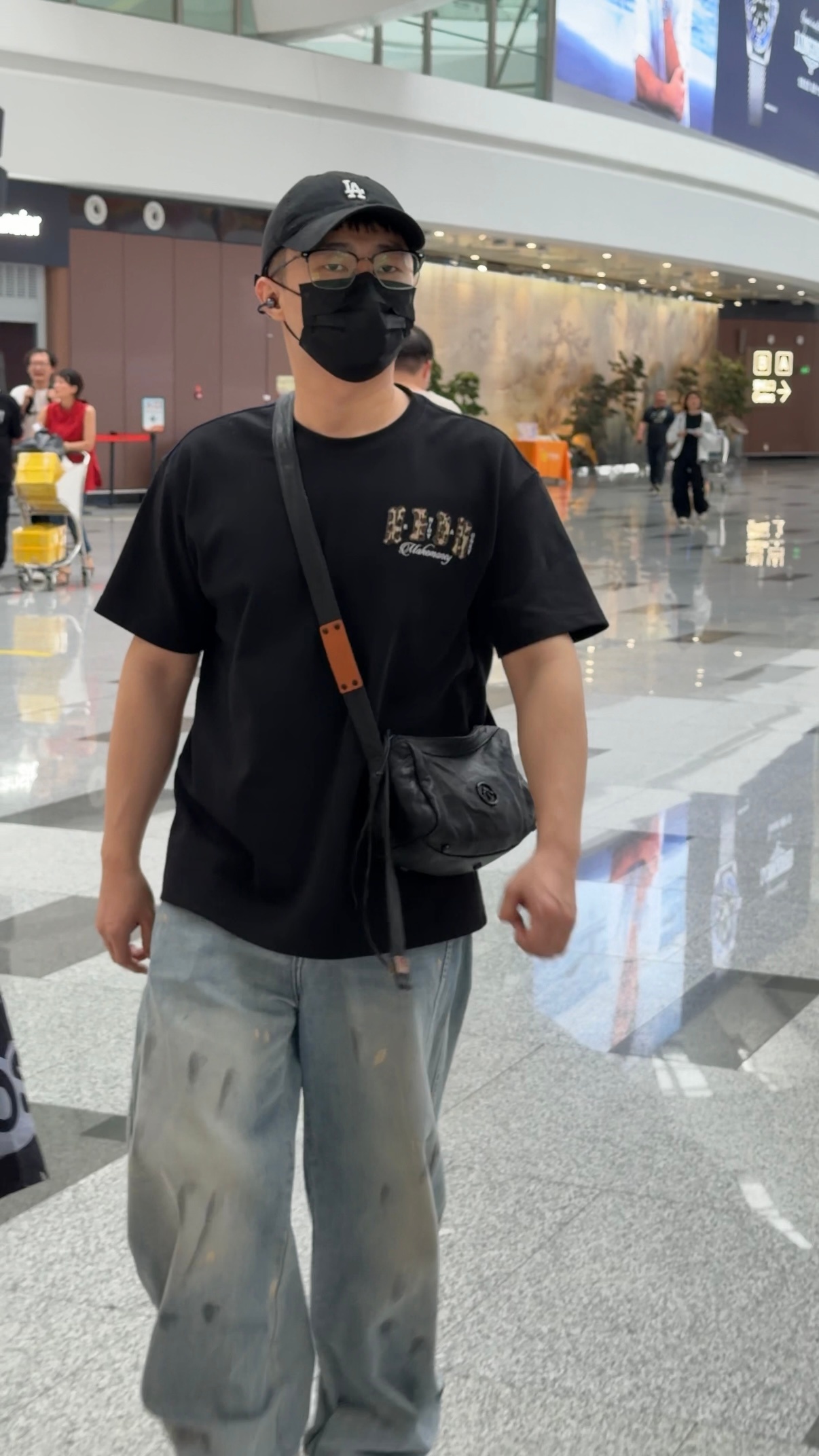 豆言漫想 我不行了啊啊啊咋瘦成这样了啊啊啊啊 手臂青筋暴起 肩宽胸肌大 就是壮啊