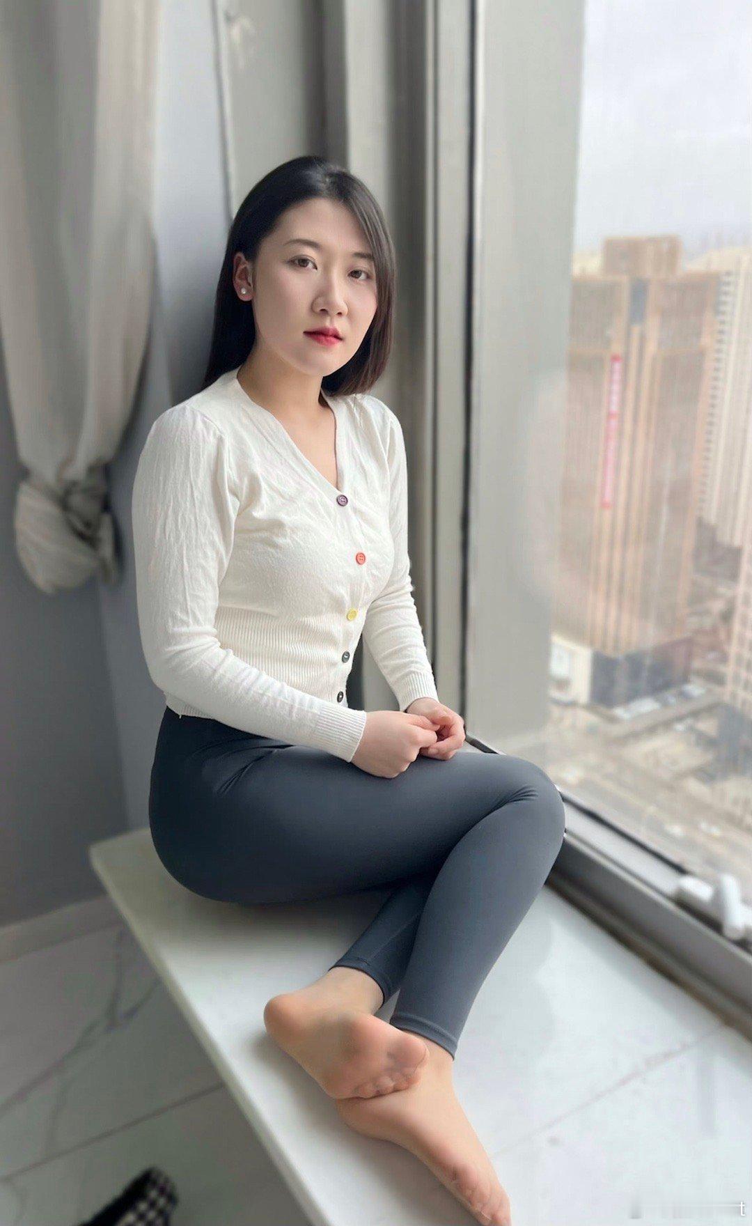 婷婷小阿姨的瑜伽裤风韵迷人 ​​​