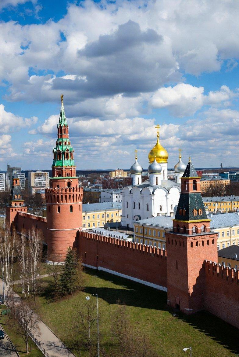 俄罗斯很高兴，主动夸起了美国，乌克兰和欧洲处境尴尬。
美国最新《国家安全战略》一