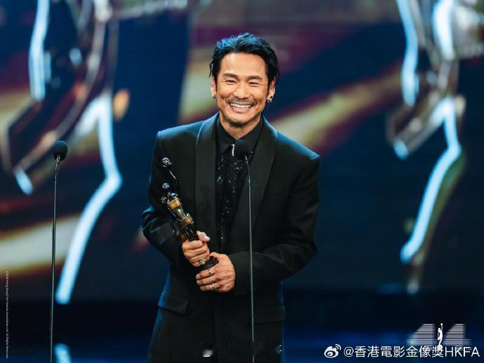 第44届金像奖最佳女配角：卫诗雅，作品《再见UFO》，上一届是拿的影后最佳男配角