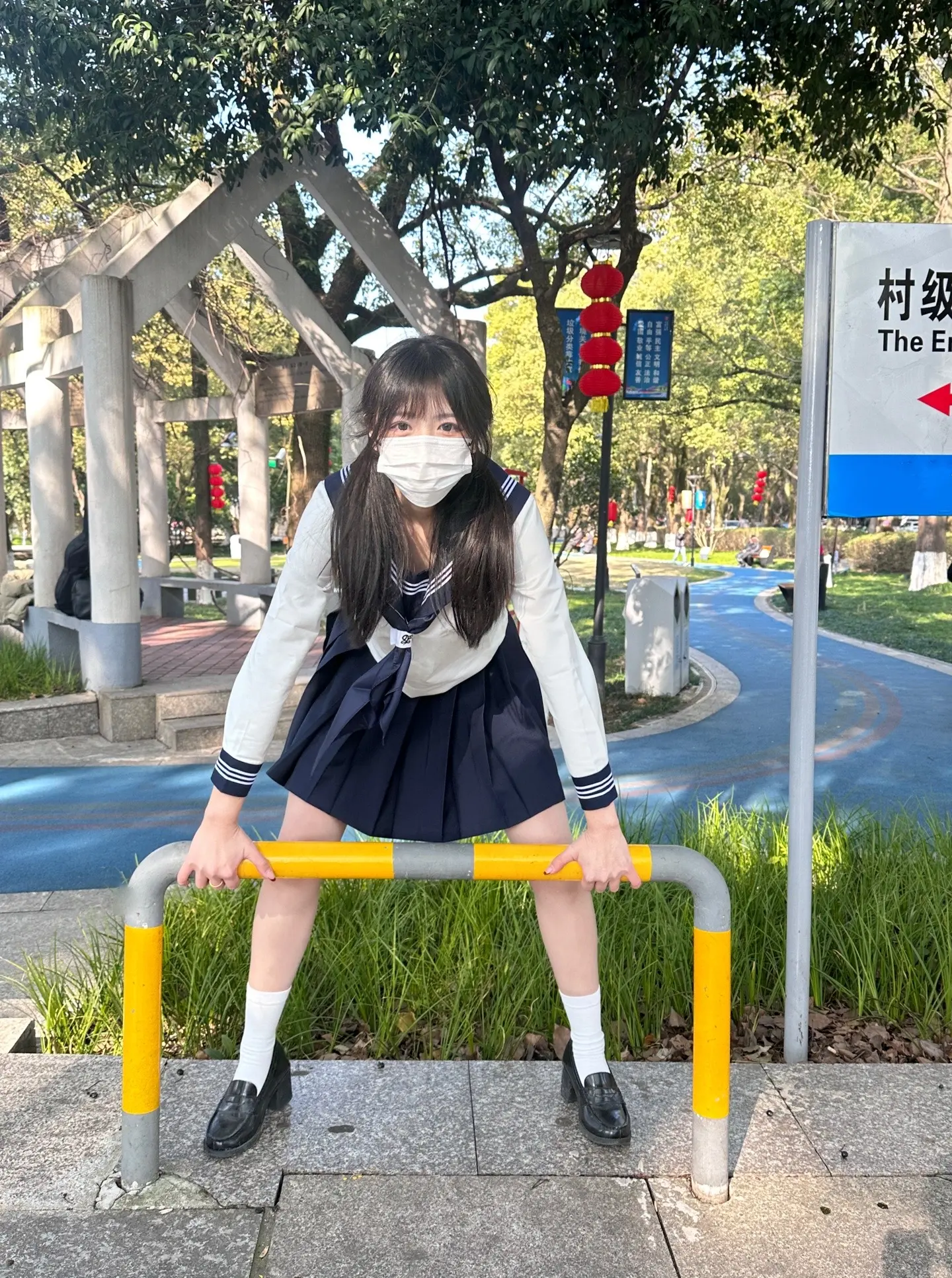 硬 拉 地 球。