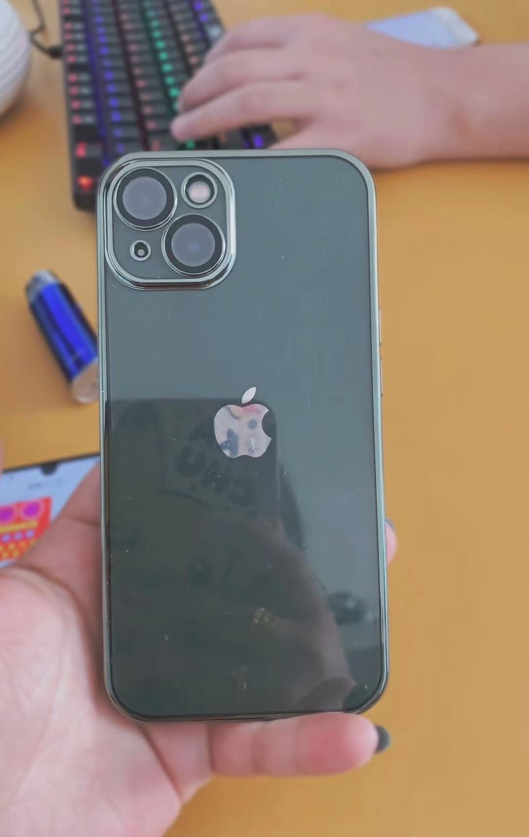 广东这天气真不适合用苹果，我手里的iPhone 13动不动就发热，变卡，特别是玩