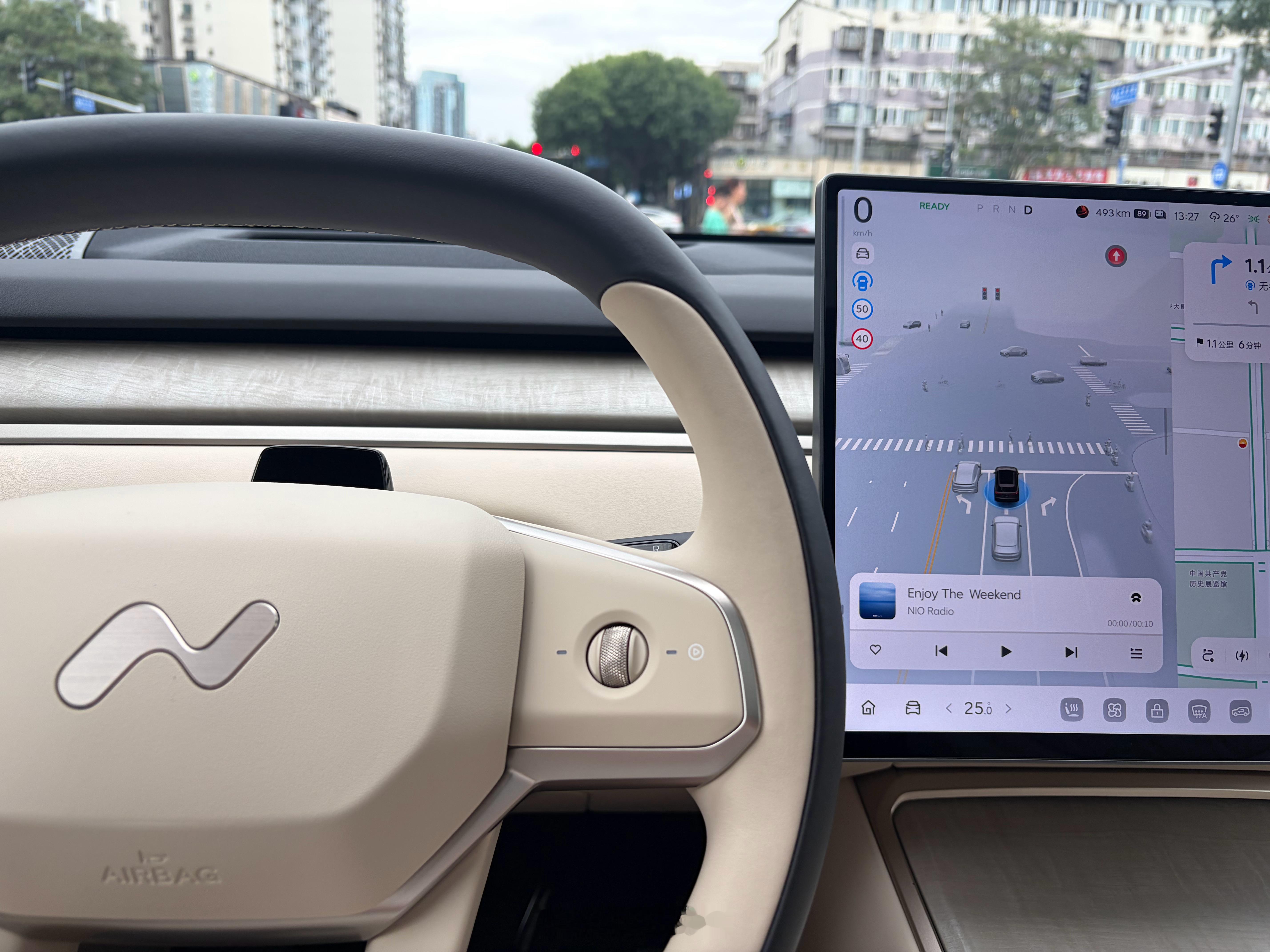 谁能想到乐道品牌都能享用满血版的【蔚来世界模型】……这简直太过分了！但是我感觉好