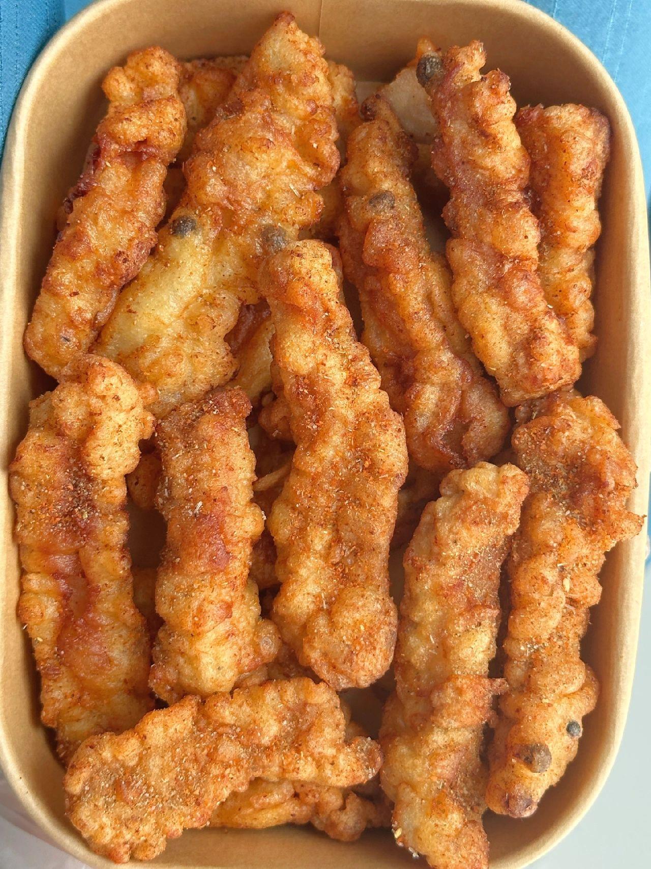 想把这份椒盐小酥肉分享给所有没食欲的姐
今天做的小酥肉 比火锅店的都好吃，记得一