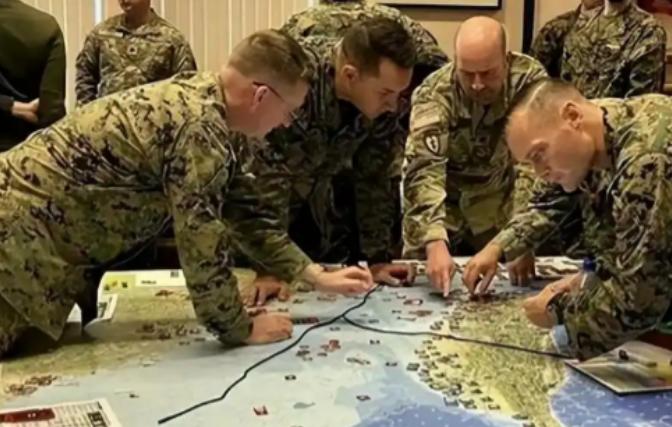 看到美国前办公室主任说出那核弹攻击中国本土这句话，我们的心可算是放了下来，如果美