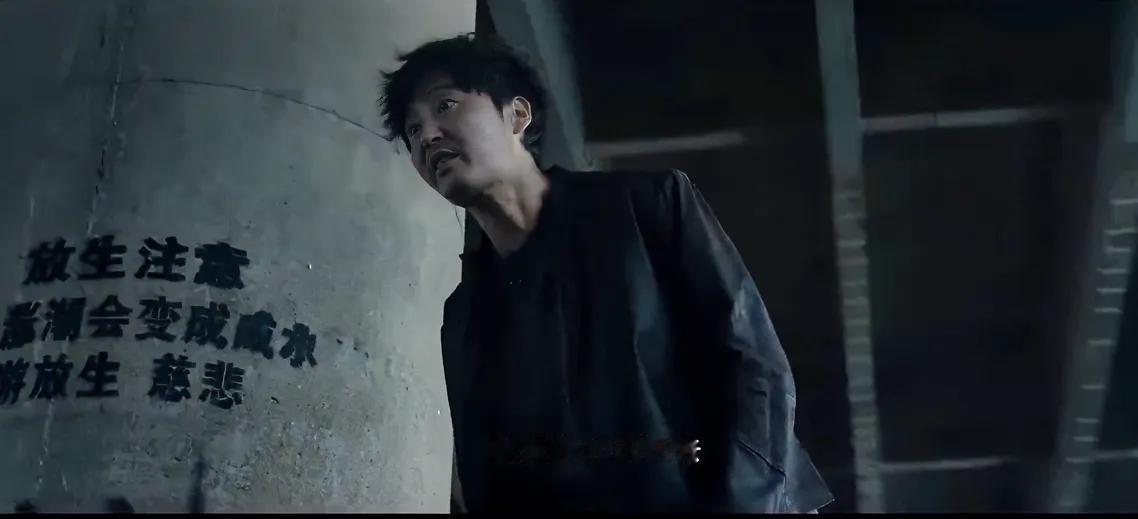 《白夜破晓》看完第9集，非常好看
本来以为隔了7年会变味儿，其实还不错
这哥俩同