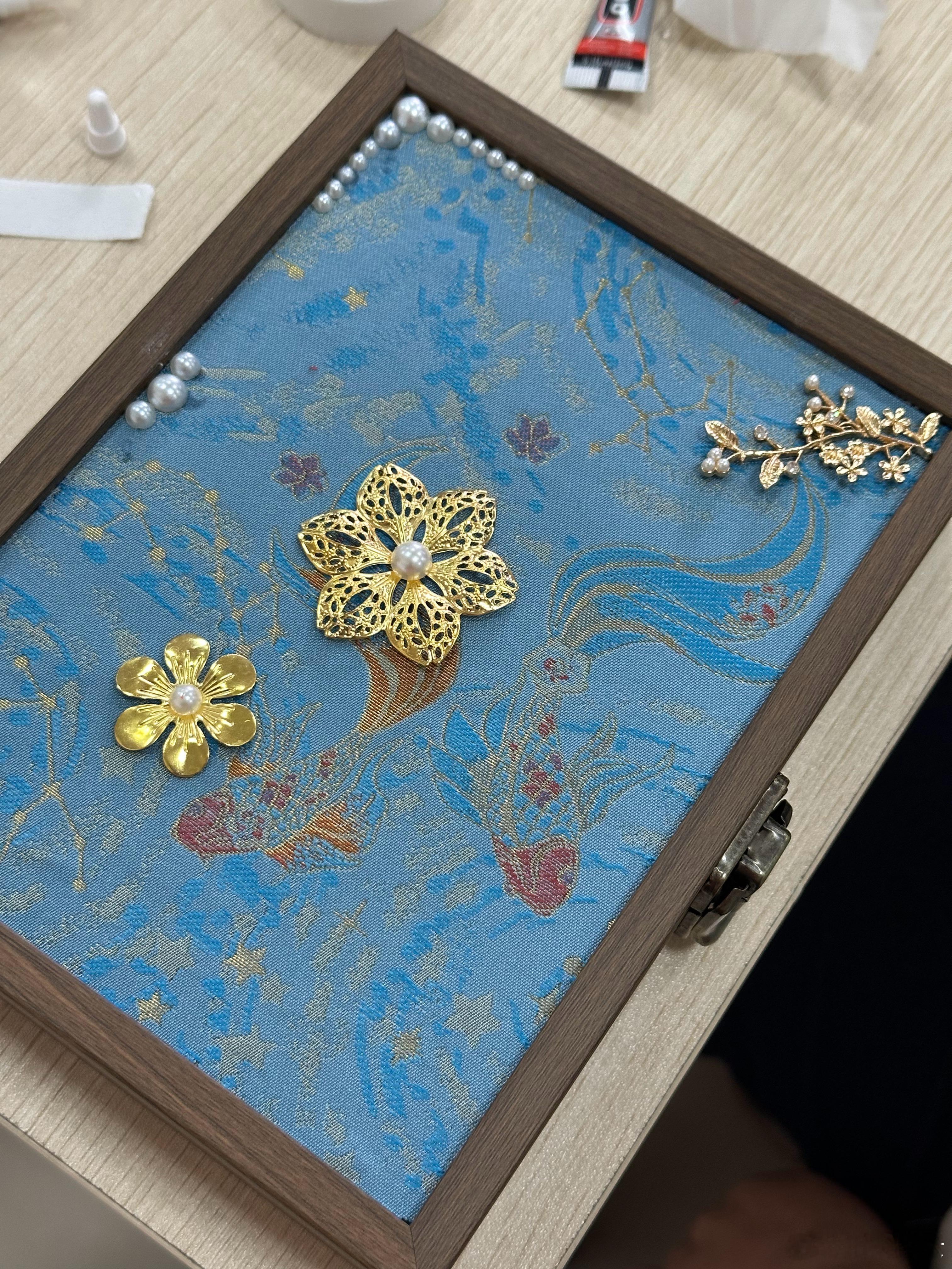 手工diy DIY宋锦首饰盒，当所有作品摆到一起的瞬间，如同后宫佳丽一般各有各的