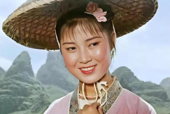 她是中国第一个执行死刑的明星，却在刑场上大喊不公平，1992年，靠“刘三姐”这个