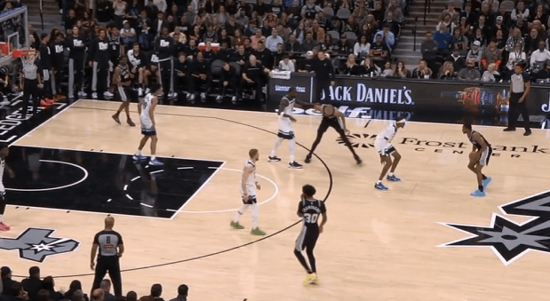 文班观察：39+9率队取胜，关键时刻得分、前板、盖帽一把抓图1文班要到迪文错位后