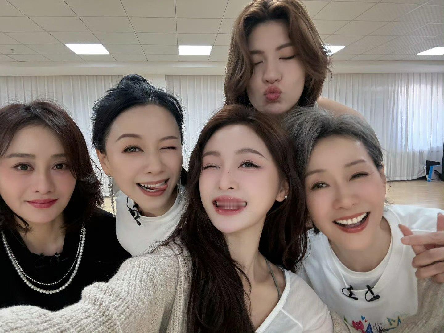 吴宣仪在变了在72变了 从邻家妹妹到舞台女帝，这姐的进化论太顶了！ ​​​